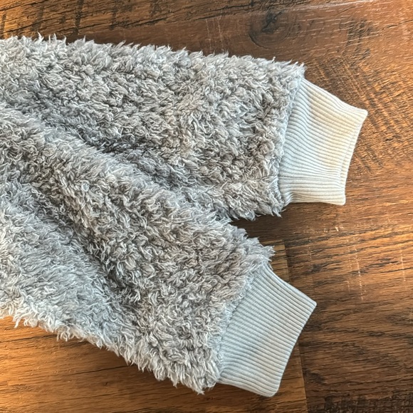 Cat & jack gray soft fluffy pajama size L 10/12 - Picture 7 of 7